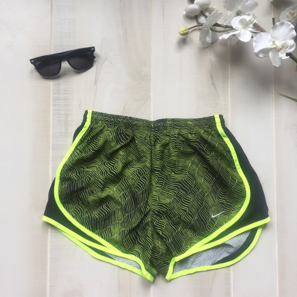 NWT Nike Printed Tempo Shorts